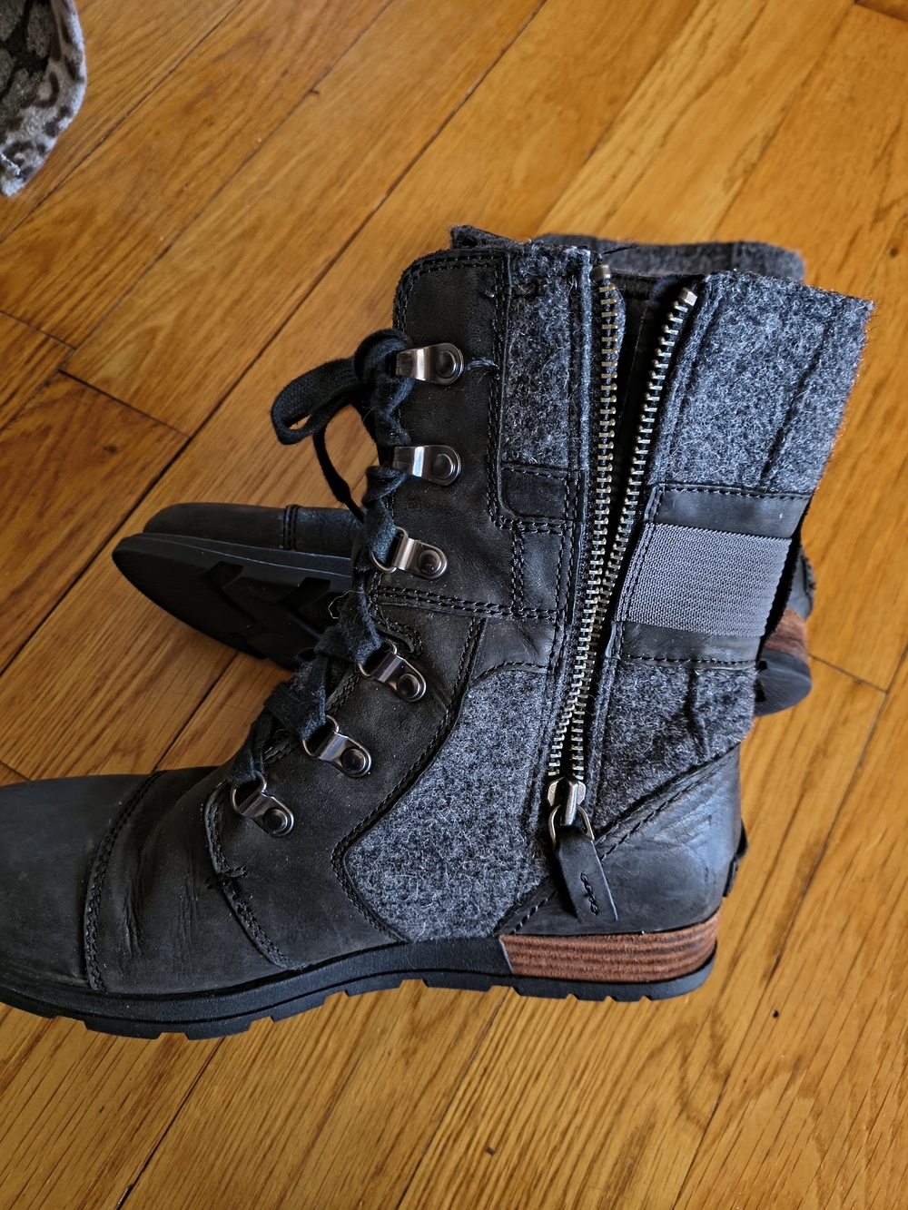 Sorel Women’s Black Gray Lace-Up Side-Zip Combat Boots